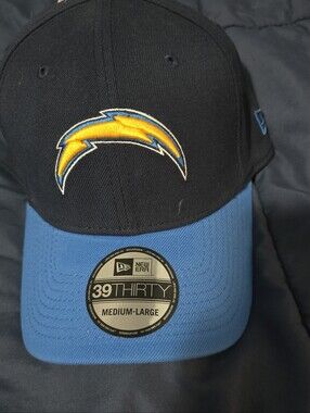 New Era 39THIRTY NFL Bolt Logo Stretch Fit Cap - Black & Powder Blue